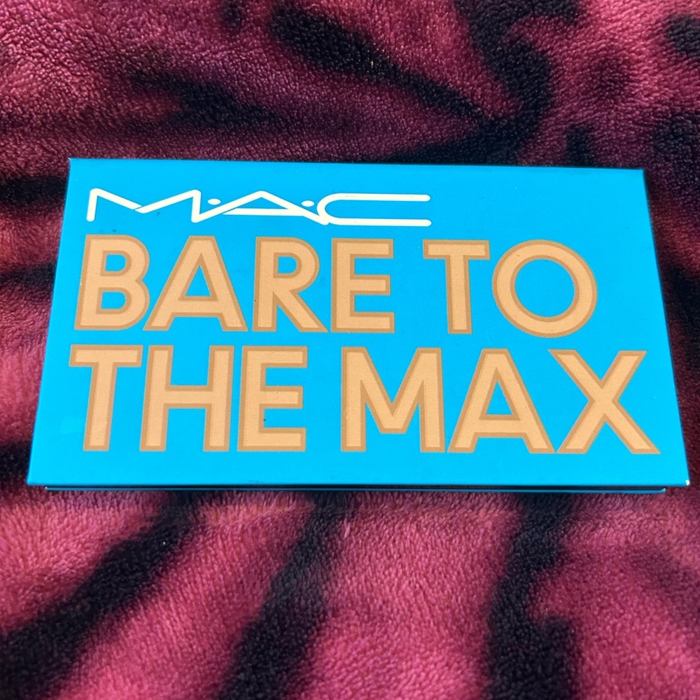 MAC bare to the max eyeshadow palette
